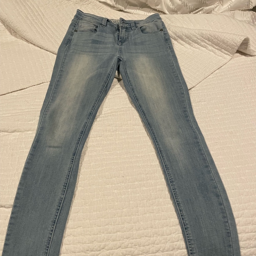 Light wash Skinny Jeans